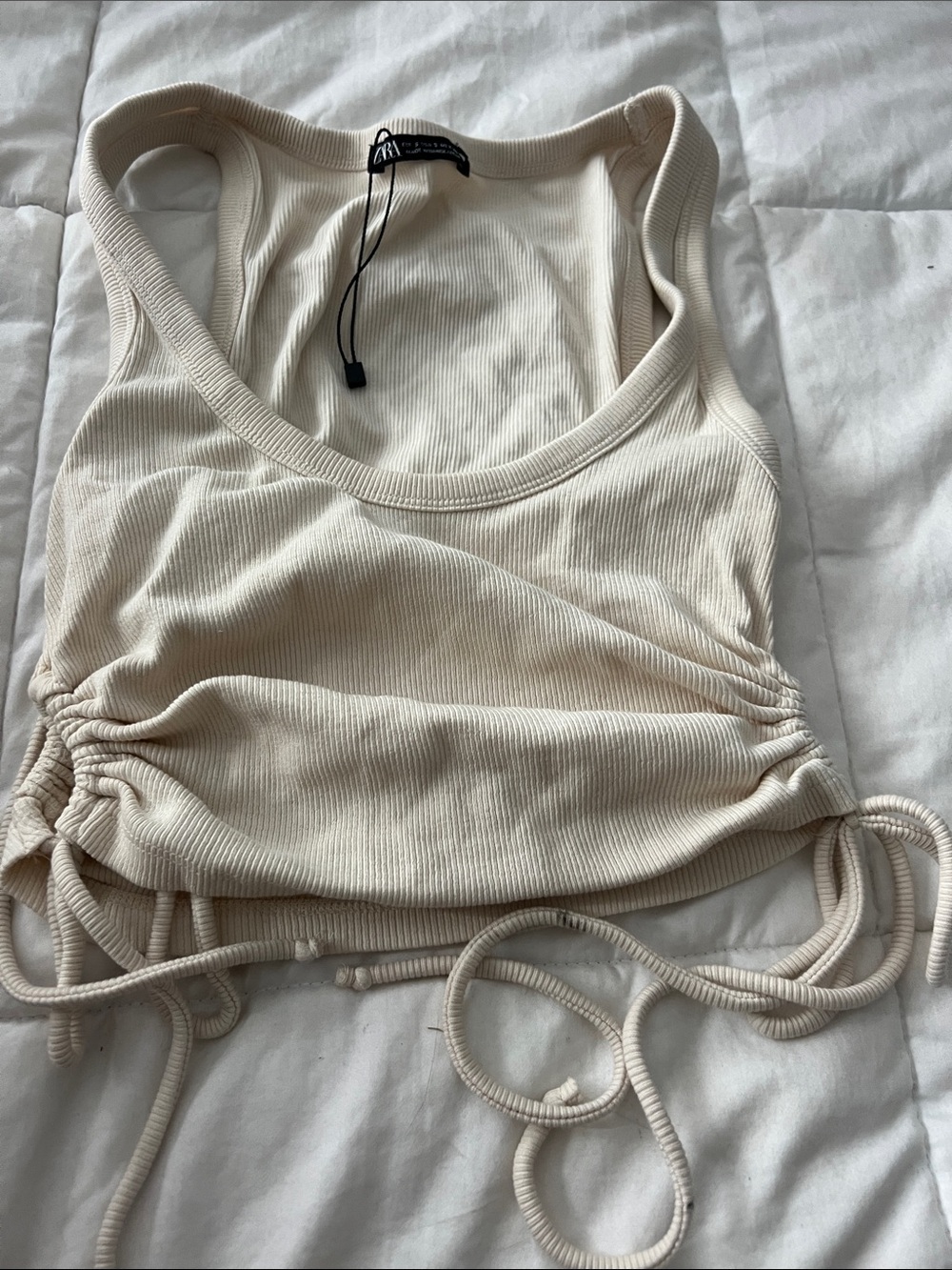 Zara Cropped Ribbed Tank Top in Cream with key hole by the ribcage. Sz Sm